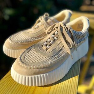 NEW Women’s Beige Platform Sneakers – Size 8.5M Chunky Sole Streetwear Shoes